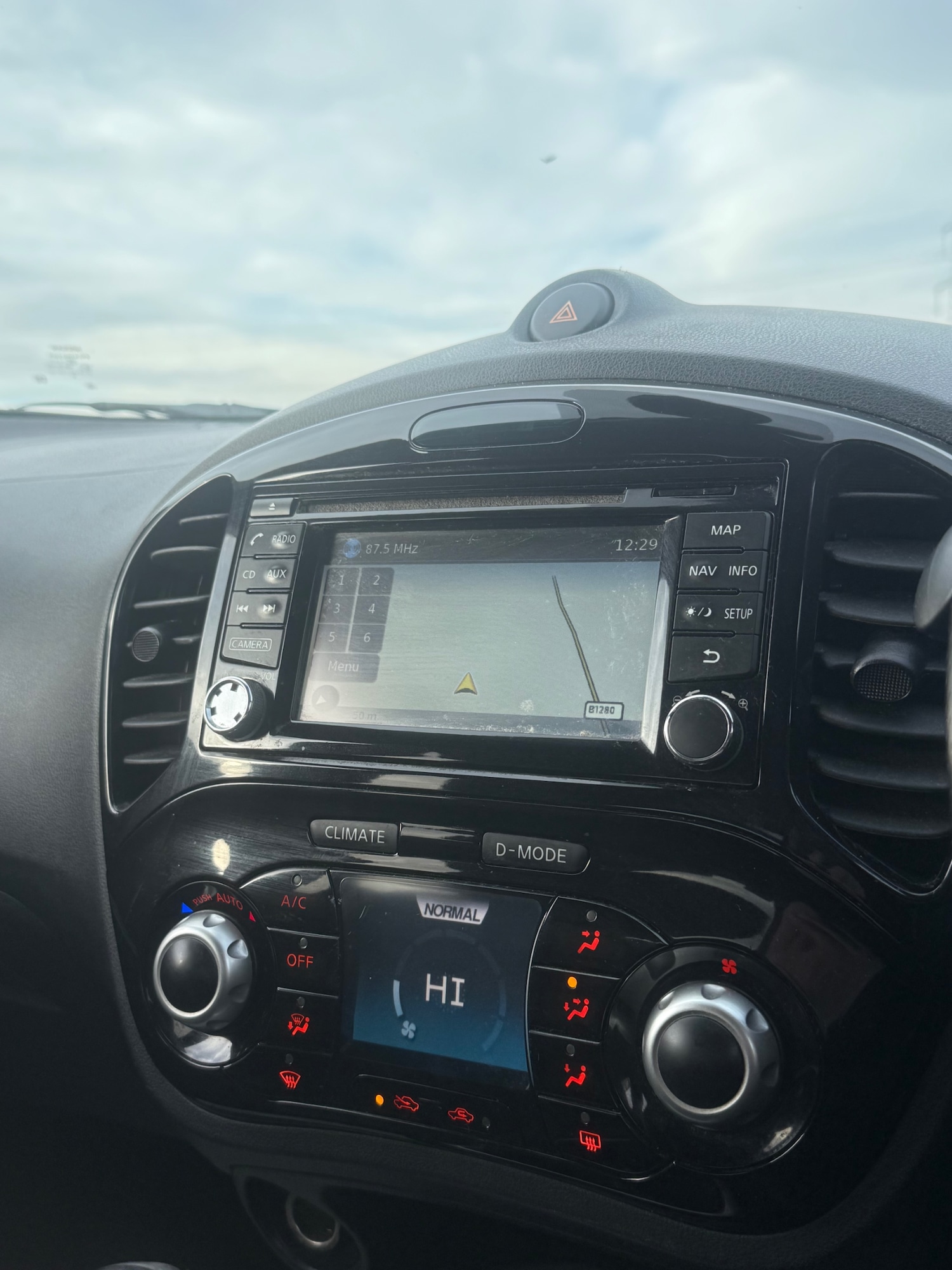 Used Nissan Juke 2015 for sale - 76905507: Photo 10