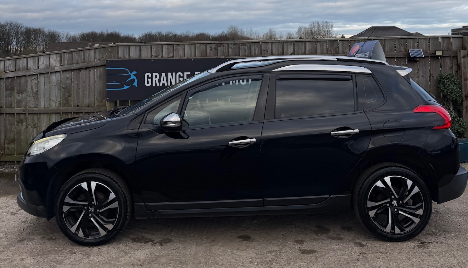 Used Peugeot 2008 2015 for sale - 77819854: Photo 5