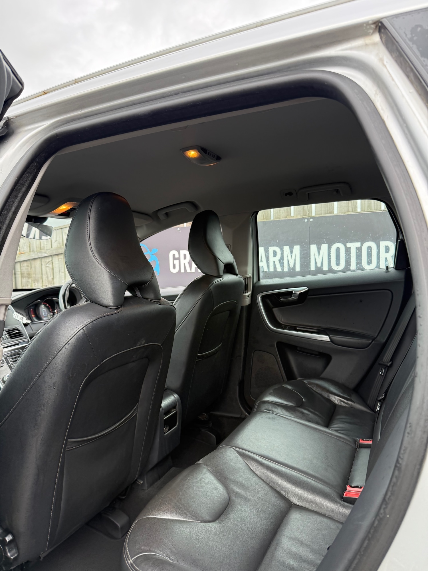 Used Volvo XC60 2015 for sale - 76428319: Photo 10