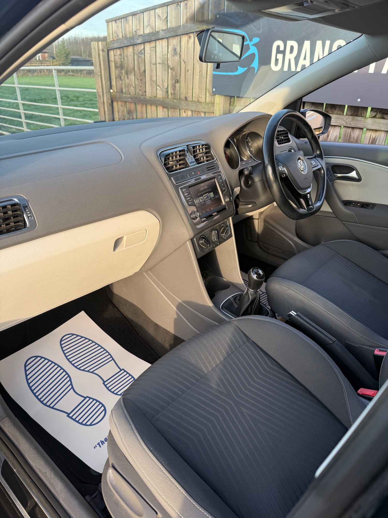 Used Volkswagen Polo 2016 for sale - 76951395: Photo 9