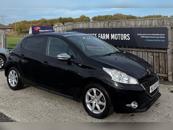Used Peugeot 208 2015 for sale - 76234466: Photo