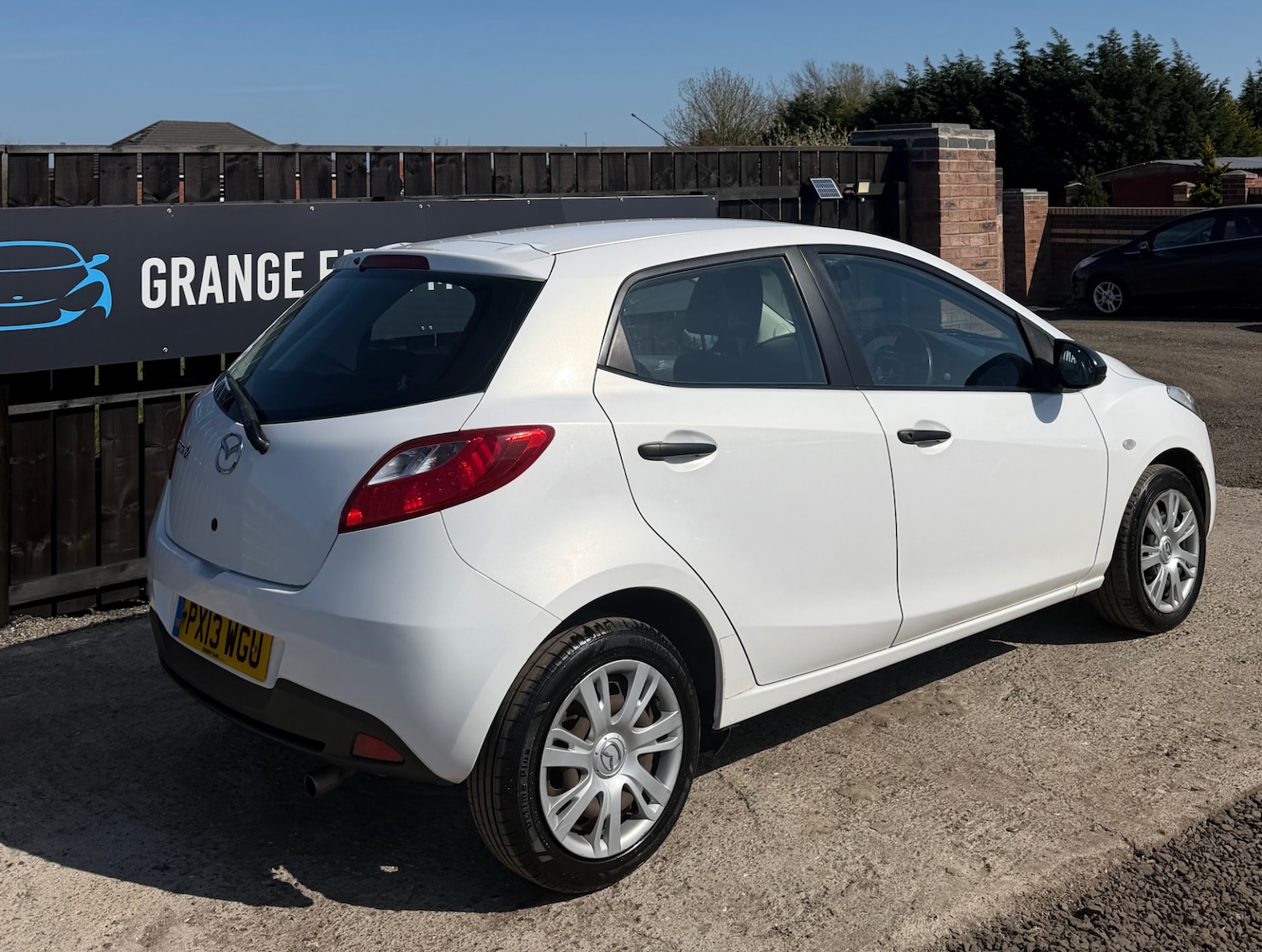 Used Mazda Mazda2 2013 for sale - 78169159: Photo 4