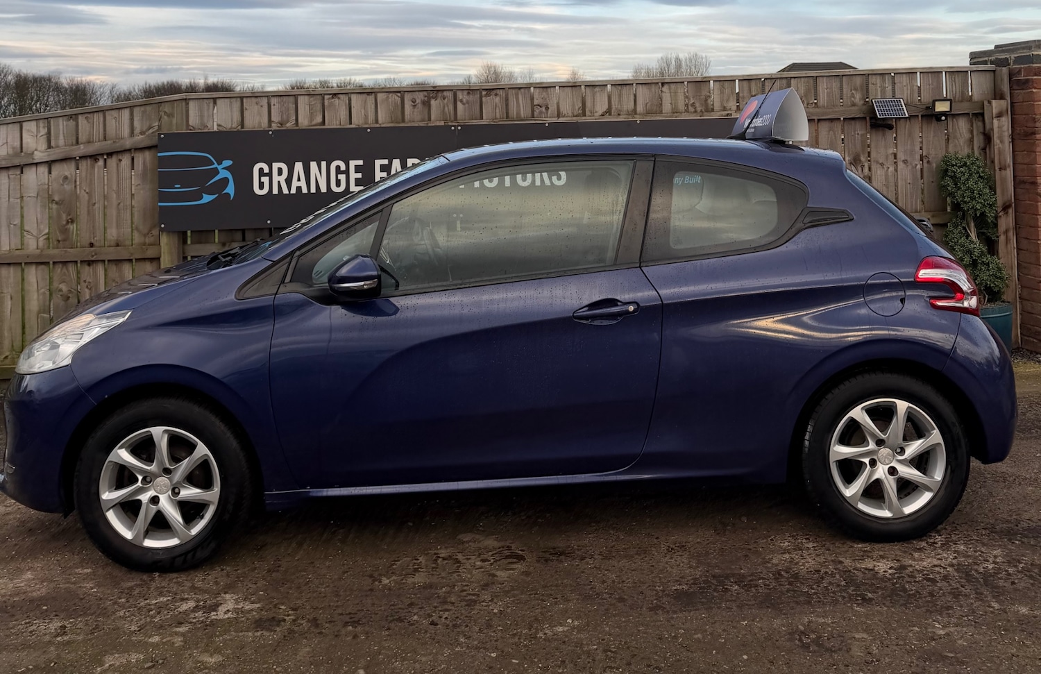 Used Peugeot 208 2013 for sale - 77199201: Photo 6