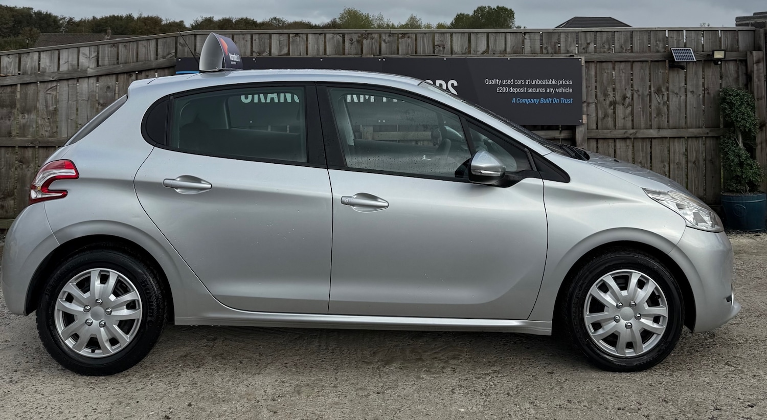 Used Peugeot 208 2014 for sale - 76274887: Photo 3