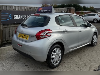 Used Peugeot 208 2014 for sale - 76274887: Photo