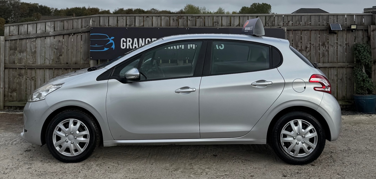 Used Peugeot 208 2014 for sale - 76274887: Photo 7