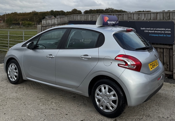 Used Peugeot 208 2014 for sale - 76274887: Photo 8