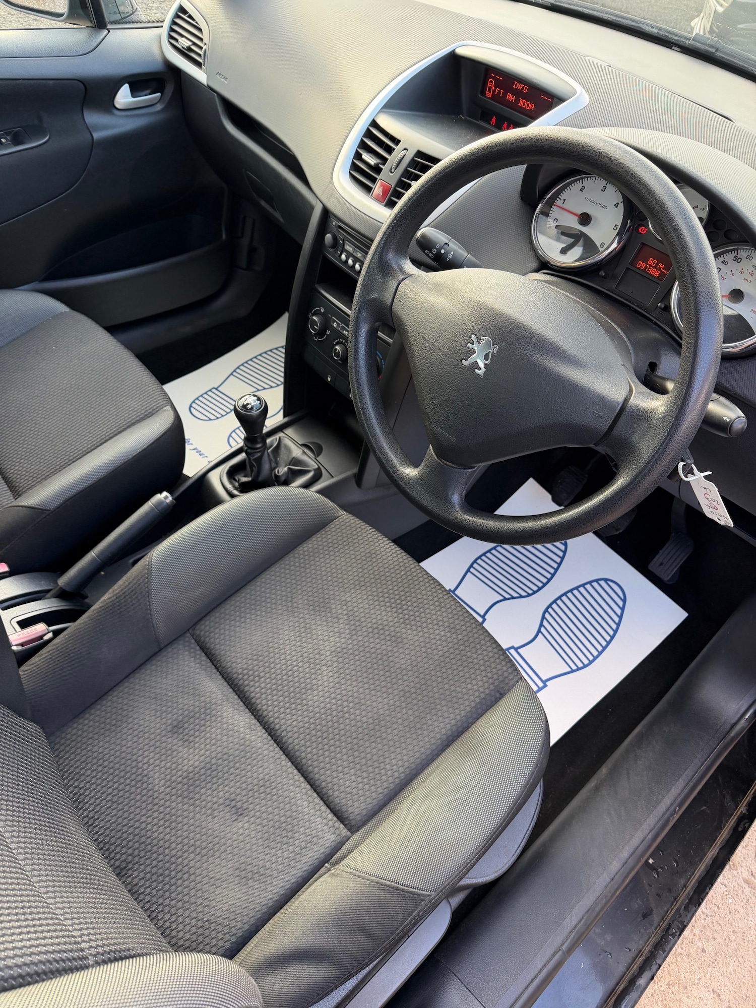 Used Peugeot 207 2010 for sale - 78045853: Photo 12