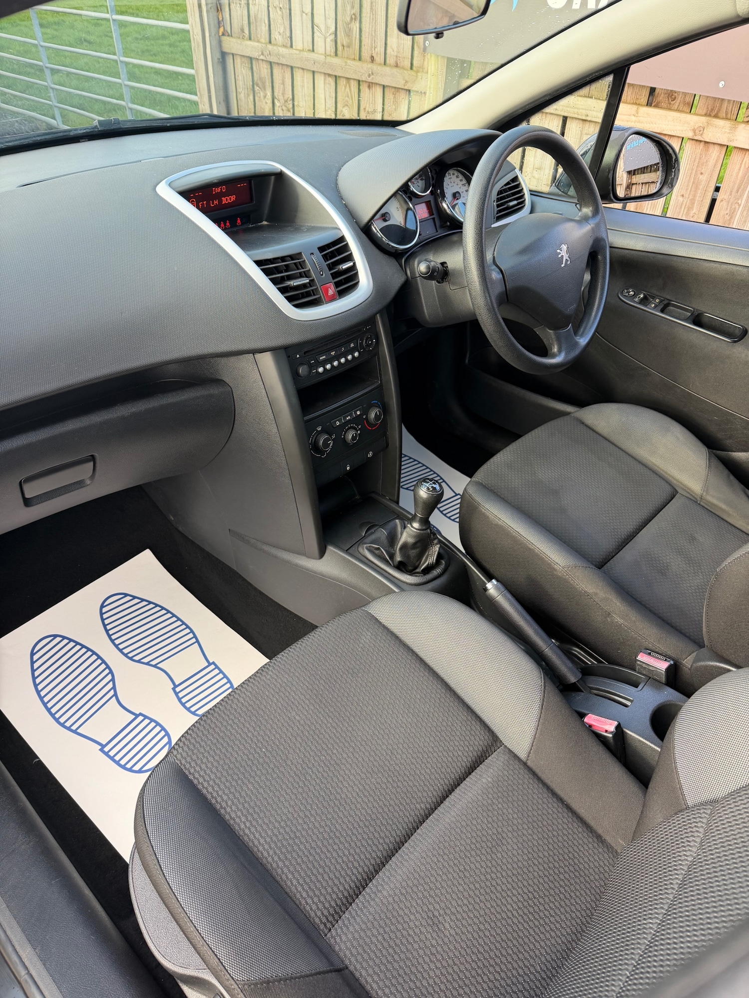 Used Peugeot 207 2010 for sale - 78045853: Photo 9