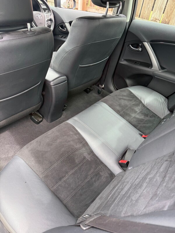 Used Toyota Avensis 2014 for sale - 75255980: Photo 11