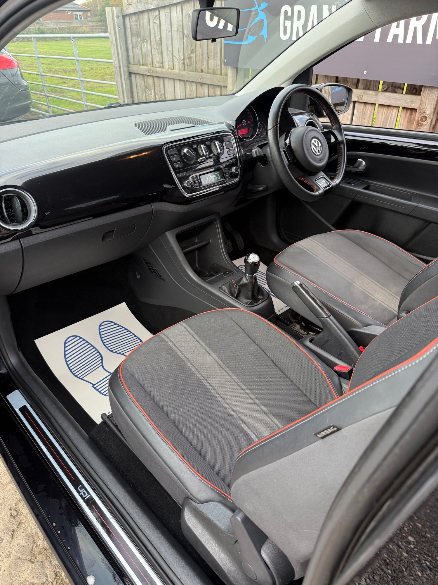 Used Volkswagen up! 2013 for sale - 76346948: Photo 10