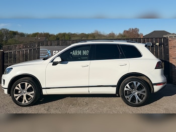 Used Volkswagen Touareg 2015 for sale - 78381840: Photo