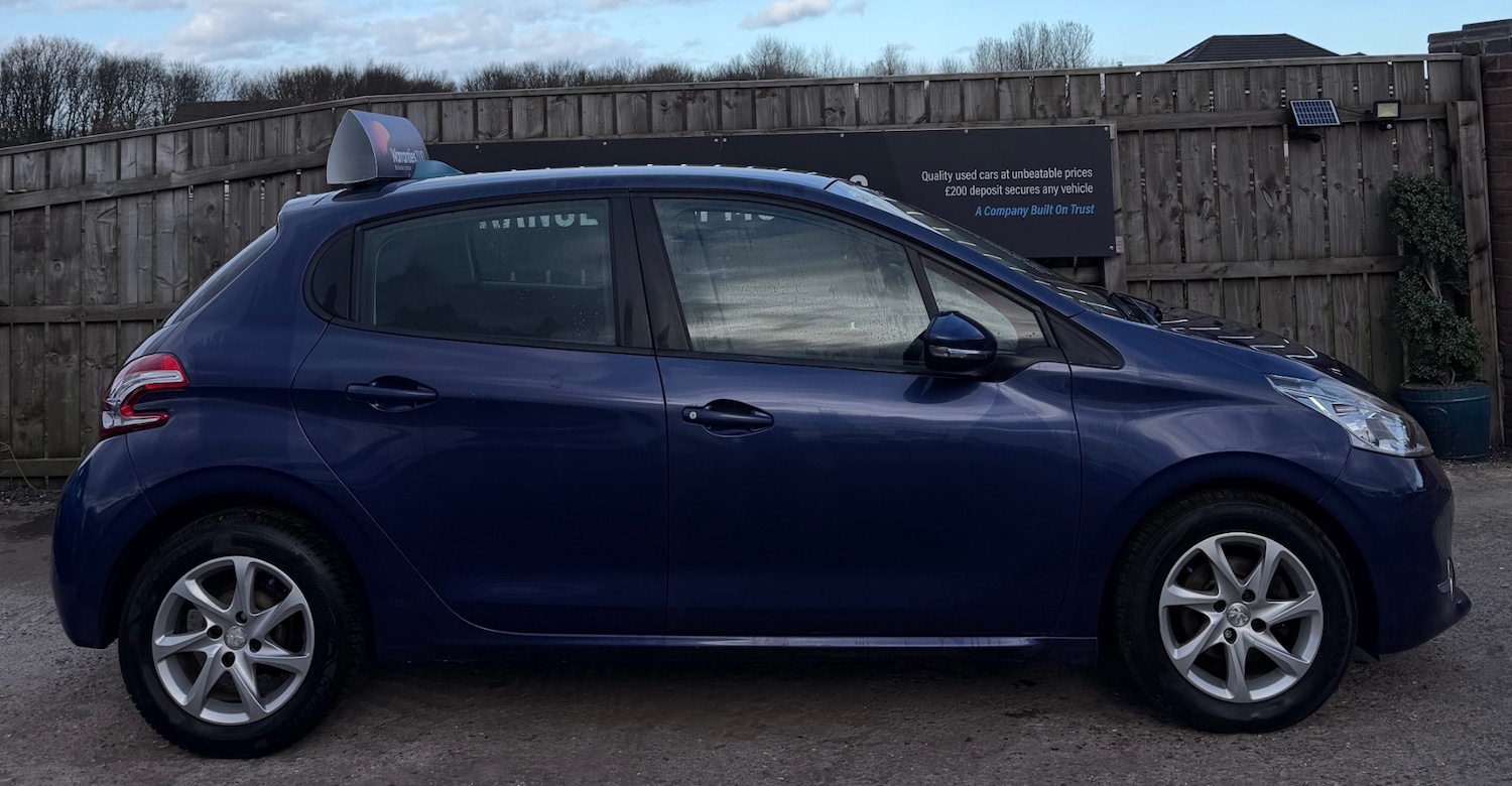 Used Peugeot 208 2014 for sale - 77833608: Photo 3