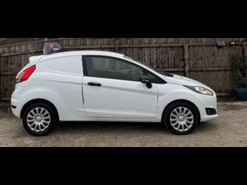 Used Ford Fiesta 2015 for sale - 73979611: Photo