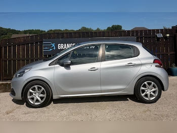 Used Peugeot 208 2015 for sale - 79483391: Photo