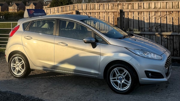 Used Ford Fiesta 2013 for sale - 74334642: Photo 2