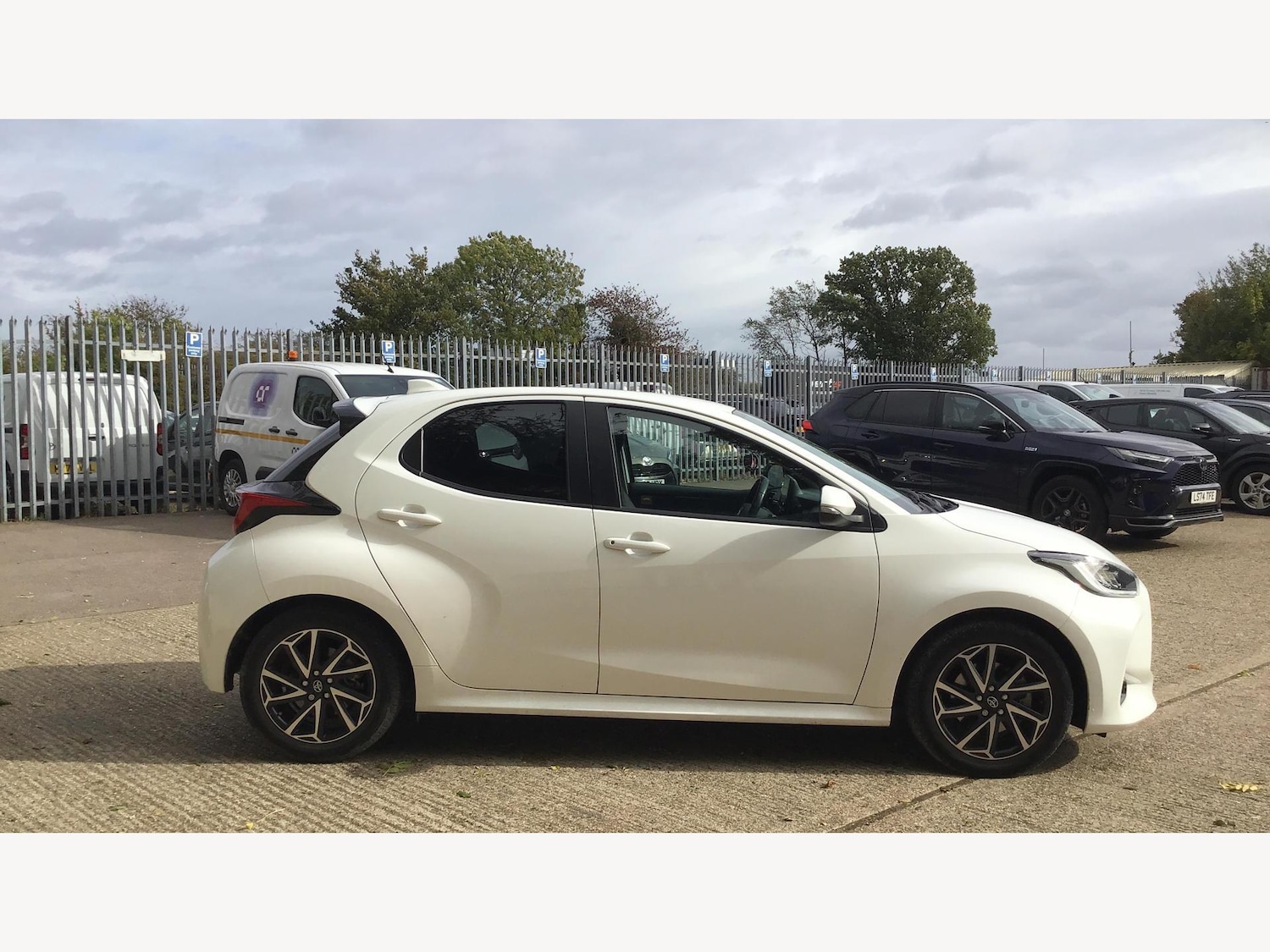 Used Toyota Yaris 2023 for sale - 76179823: Photo 18