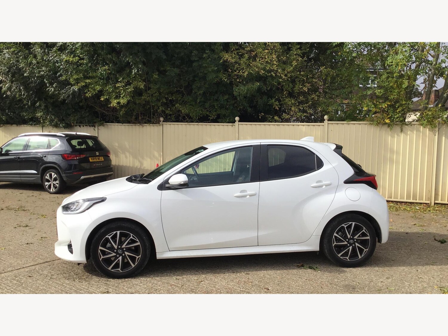 Used Toyota Yaris 2023 for sale - 76179823: Photo 19