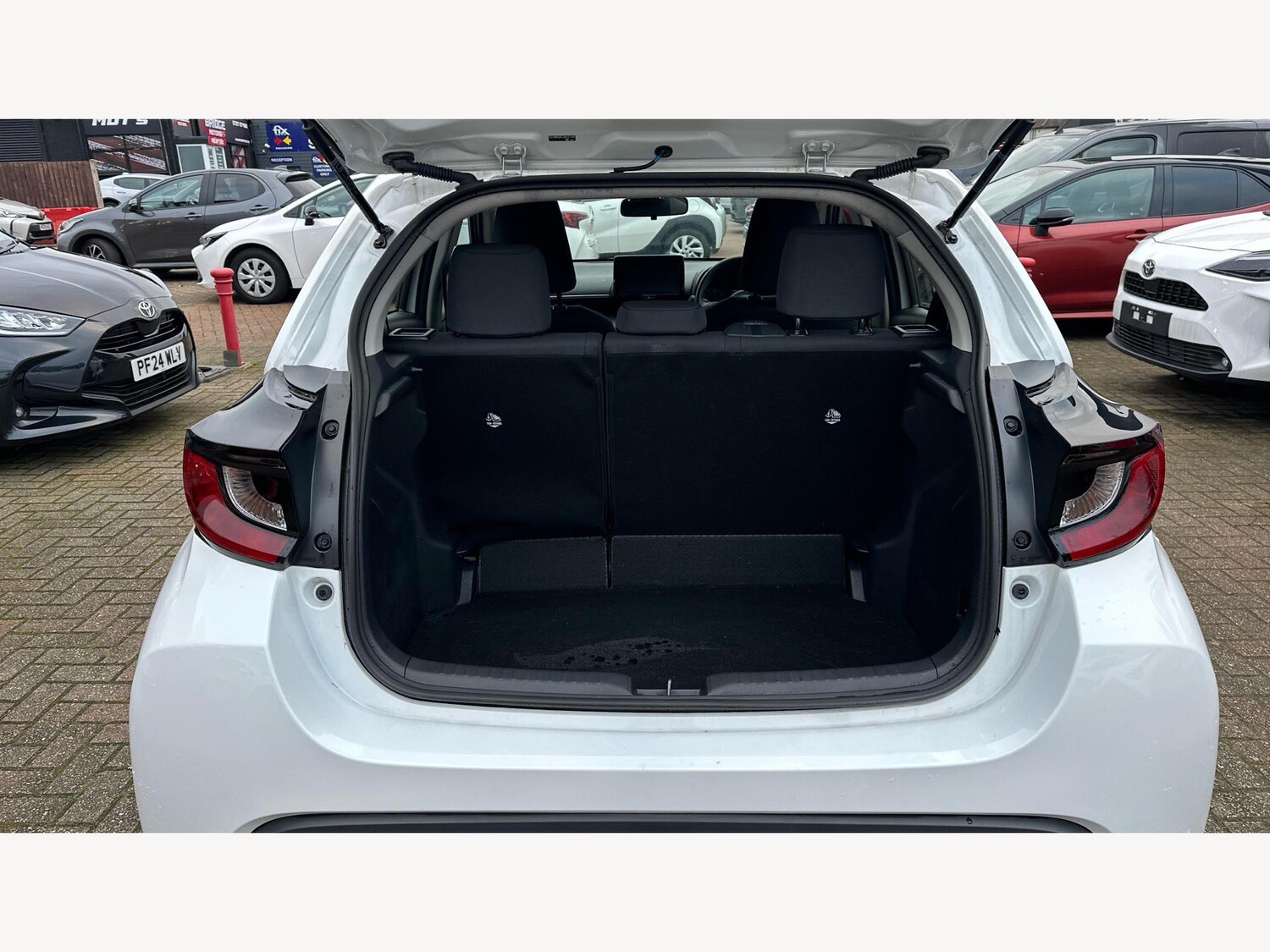 Used Toyota Yaris 2024 for sale - 77331255: Photo 16