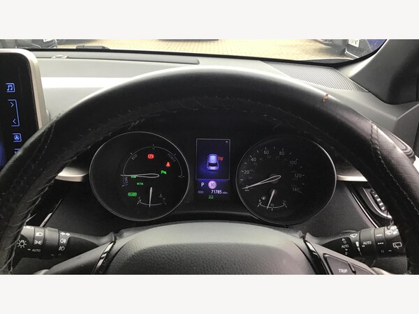 Used Toyota C-HR 2018 for sale - 76259536: Photo 11