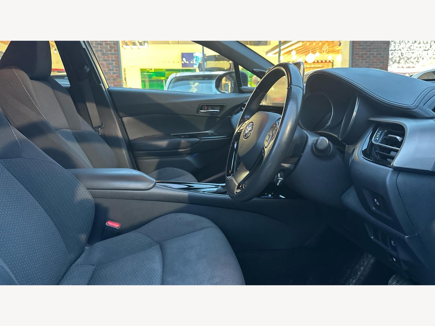 Used Toyota C-HR 2019 for sale - 76381276: Photo 13