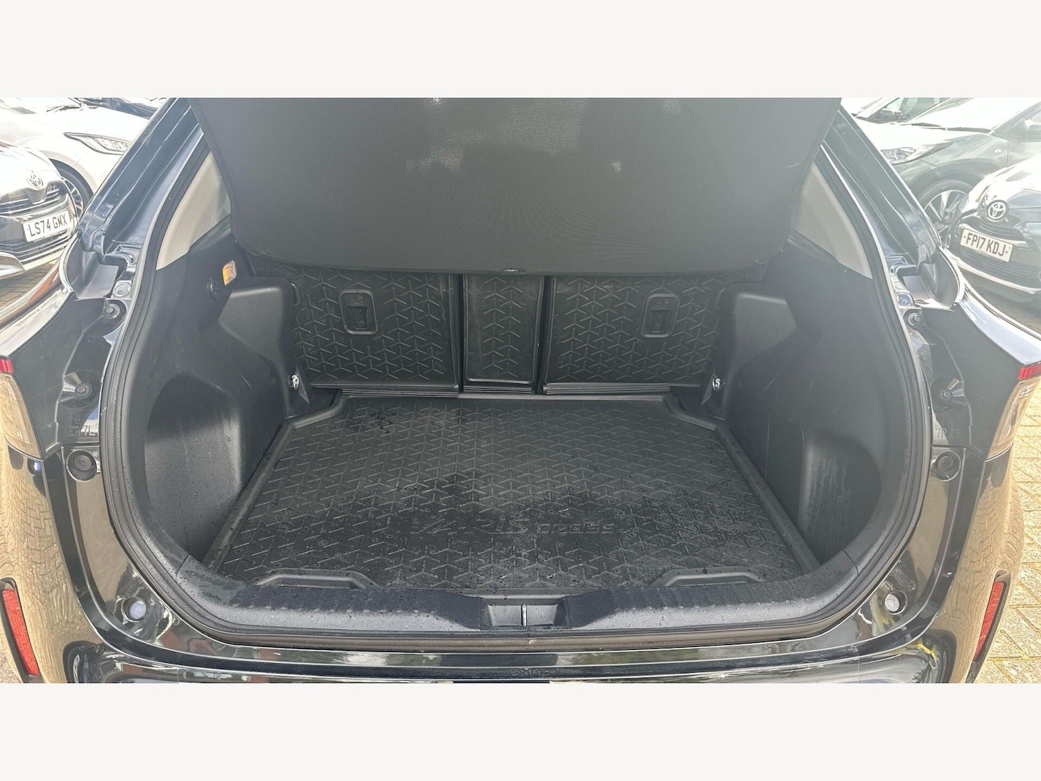 Used Toyota Yaris Cross 2023 for sale - 78086525: Photo 16