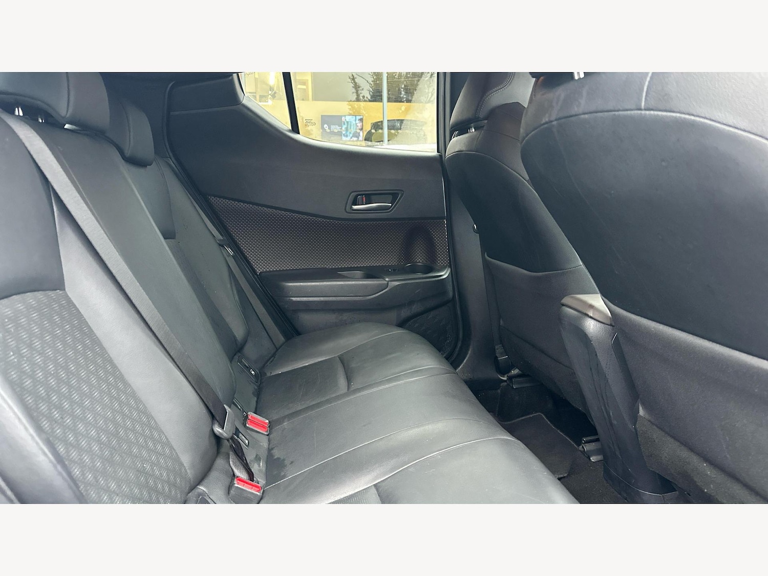 Used Toyota C-HR 2018 for sale - 76771813: Photo 14