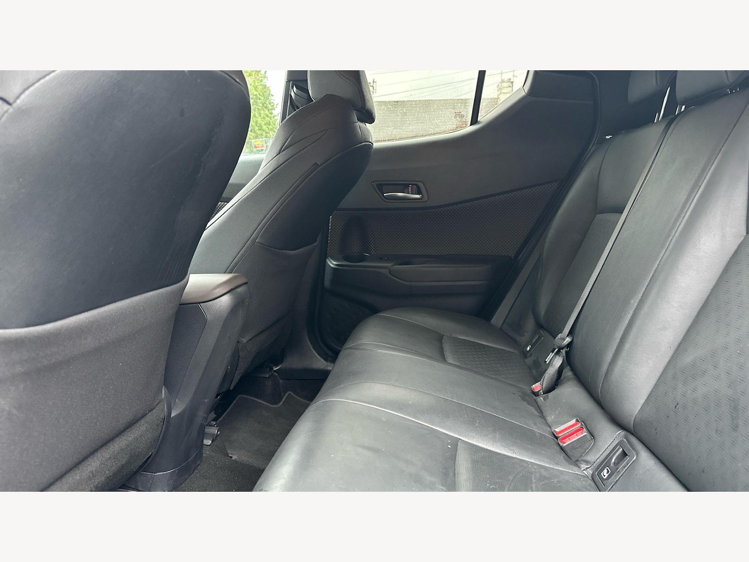 Used Toyota C-HR 2018 for sale - 76771813: Photo 15