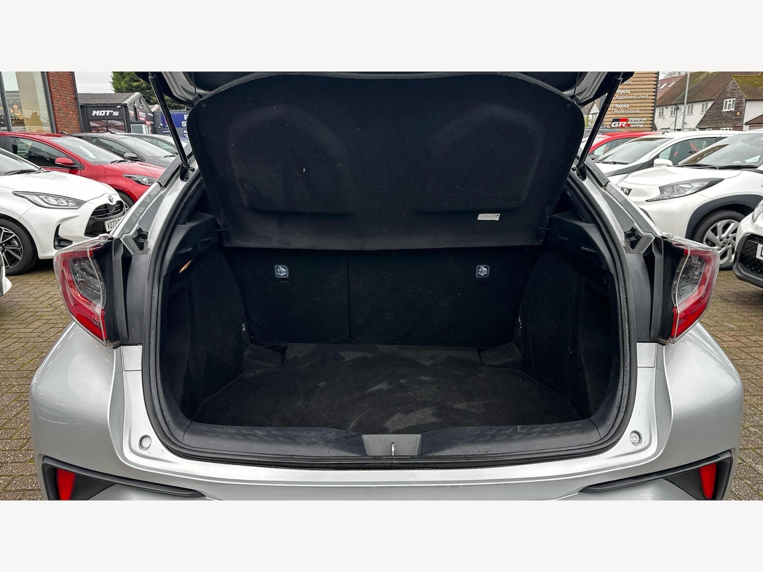 Used Toyota C-HR 2018 for sale - 76771813: Photo 16