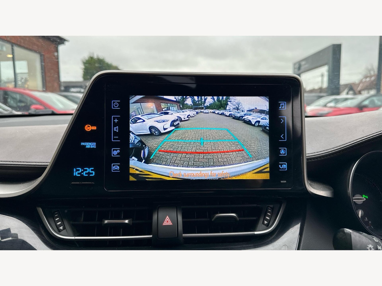 Used Toyota C-HR 2018 for sale - 76771813: Photo 26