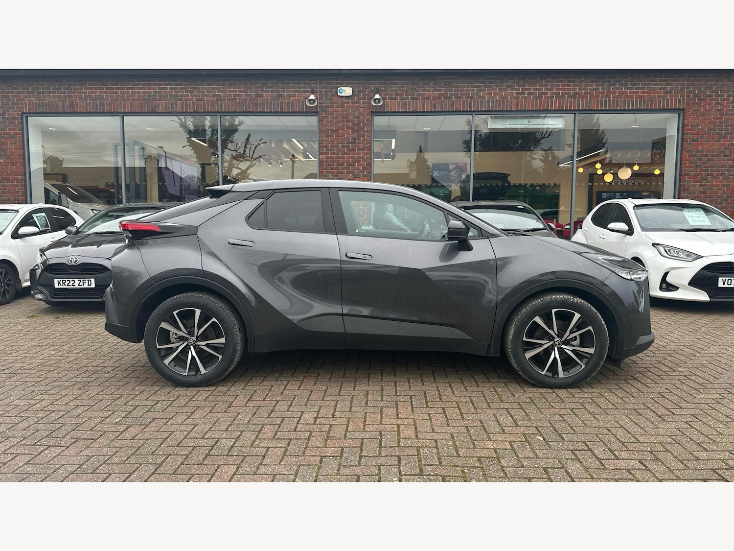 Used Toyota C-HR 2024 for sale - 76425491: Photo 18