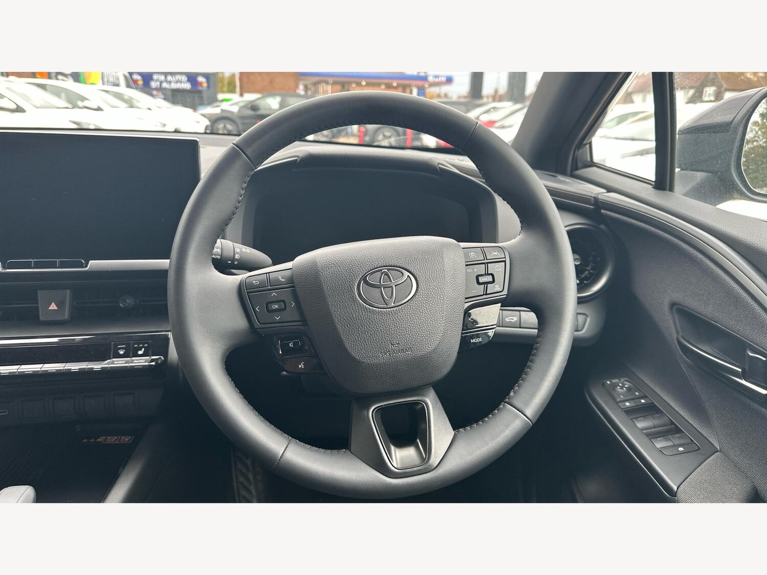Used Toyota C-HR 2024 for sale - 76425491: Photo 8