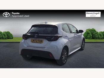 Used Toyota Yaris 2022 for sale - 76031919: Photo 2