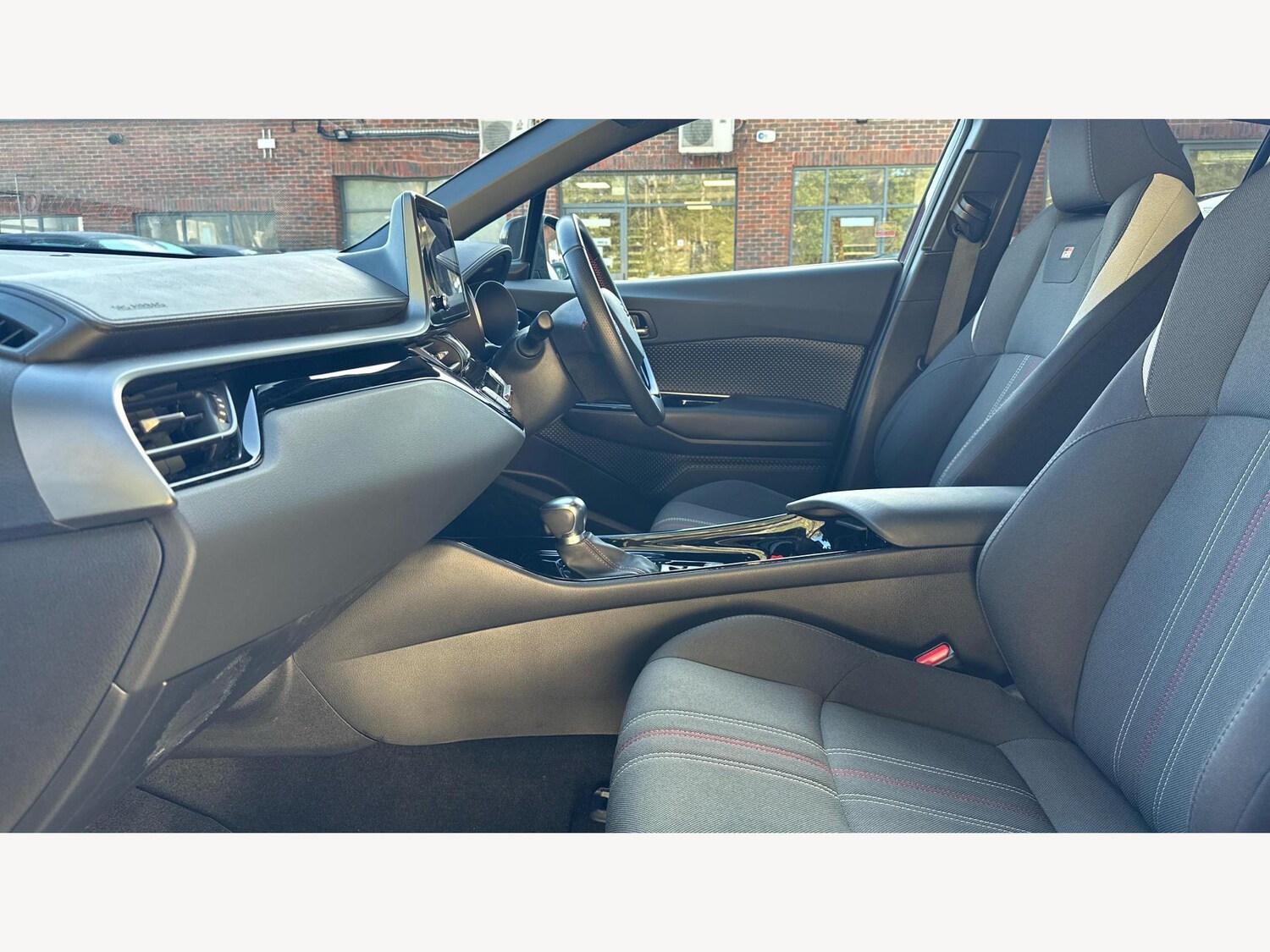 Used Toyota C-HR 2022 for sale - 77440880: Photo 12