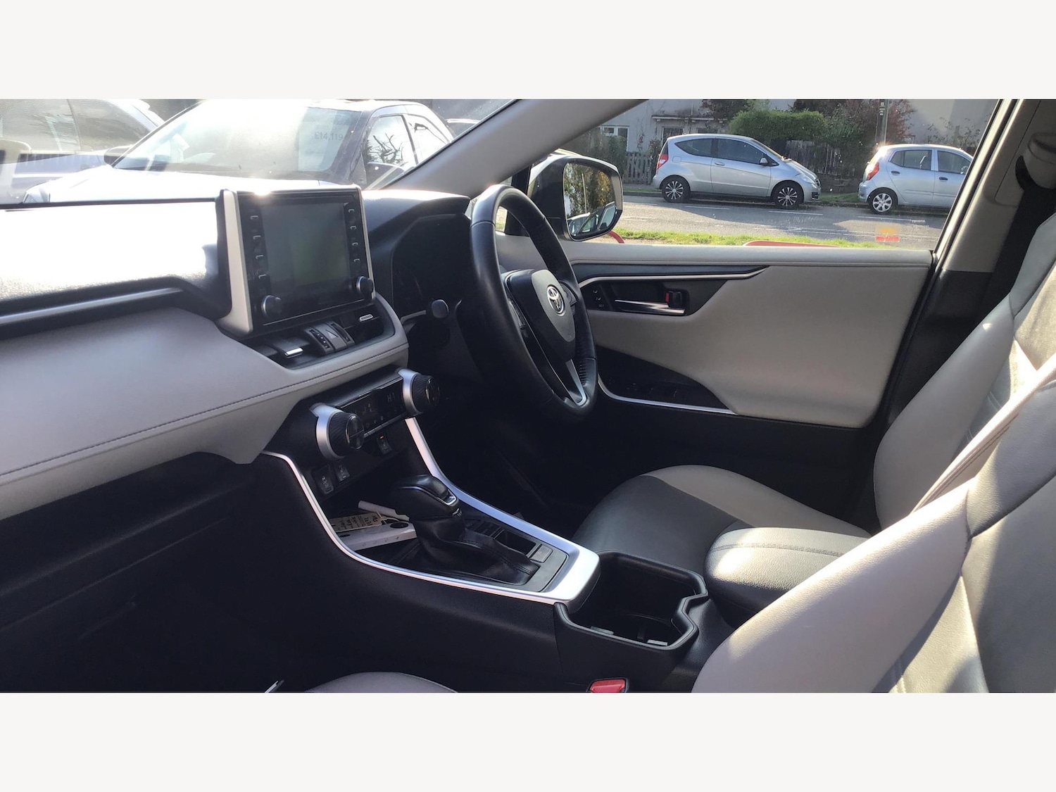 Used Toyota RAV4 2022 for sale - 76152758: Photo 12