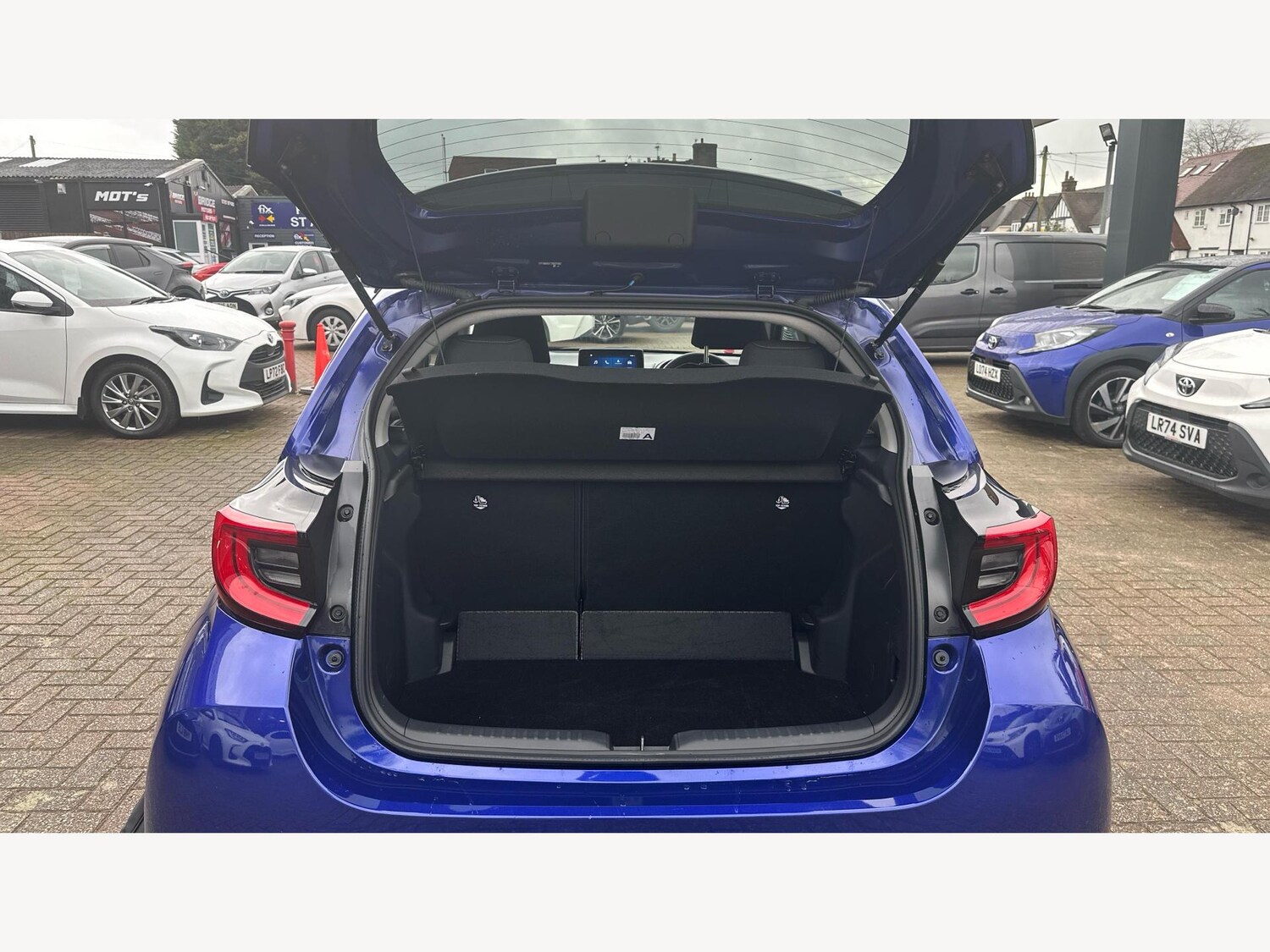 Used Toyota Yaris 2024 for sale - 77524510: Photo 16