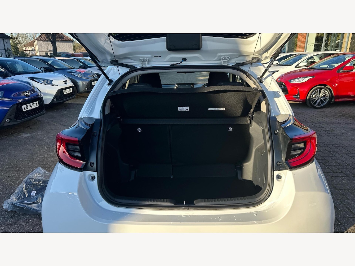 Used Toyota Yaris for sale - 77192027: Photo 16