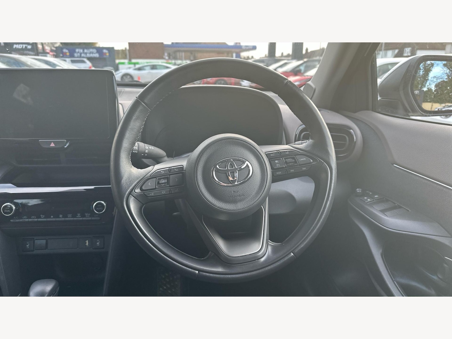 Used Toyota Yaris Cross 2023 for sale - 76584971: Photo 8