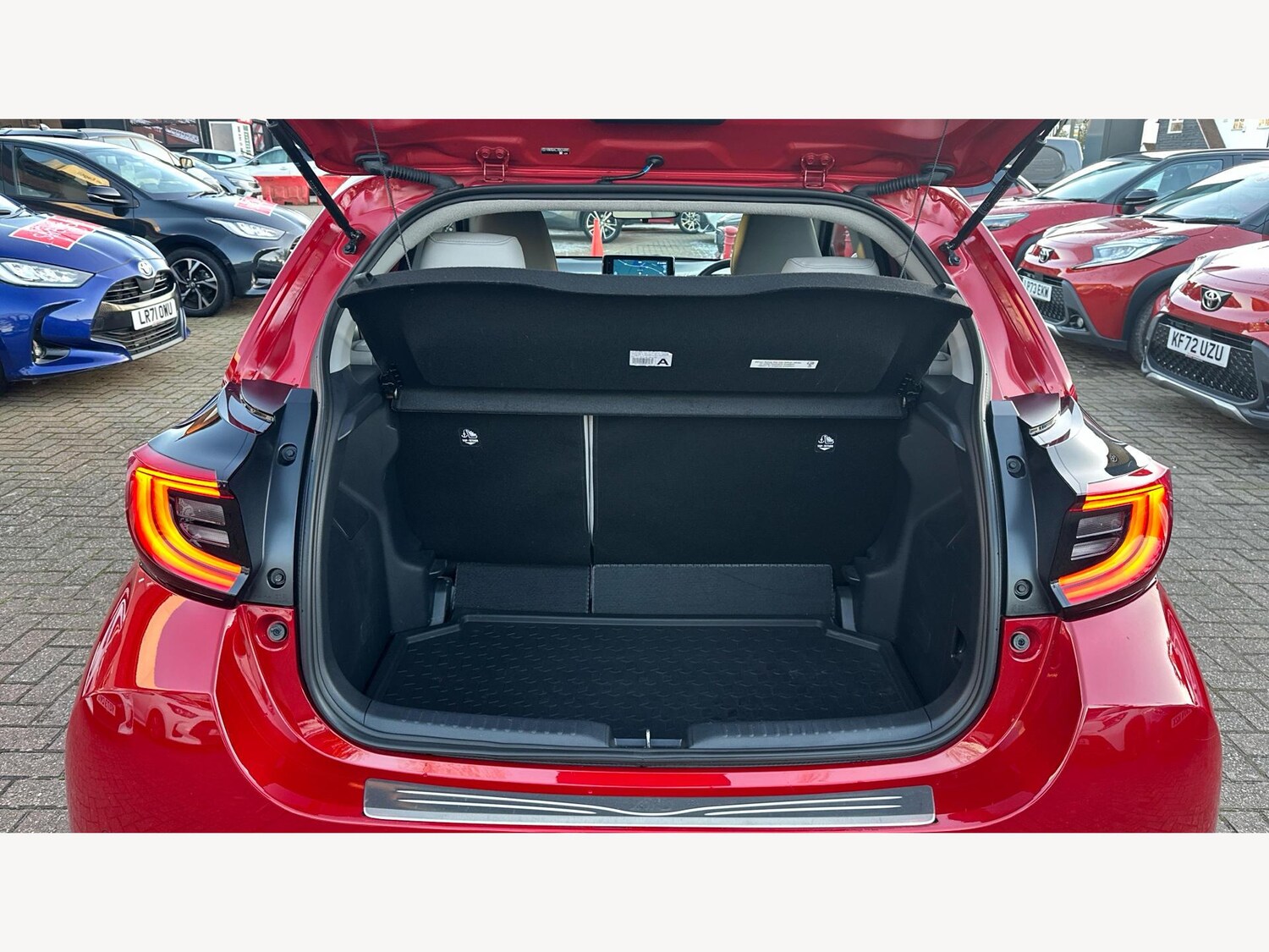 Used Toyota Yaris for sale - 77305884: Photo 16