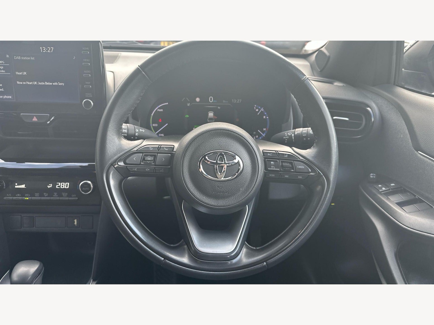 Used Toyota Yaris Cross 2022 for sale - 77768648: Photo 8