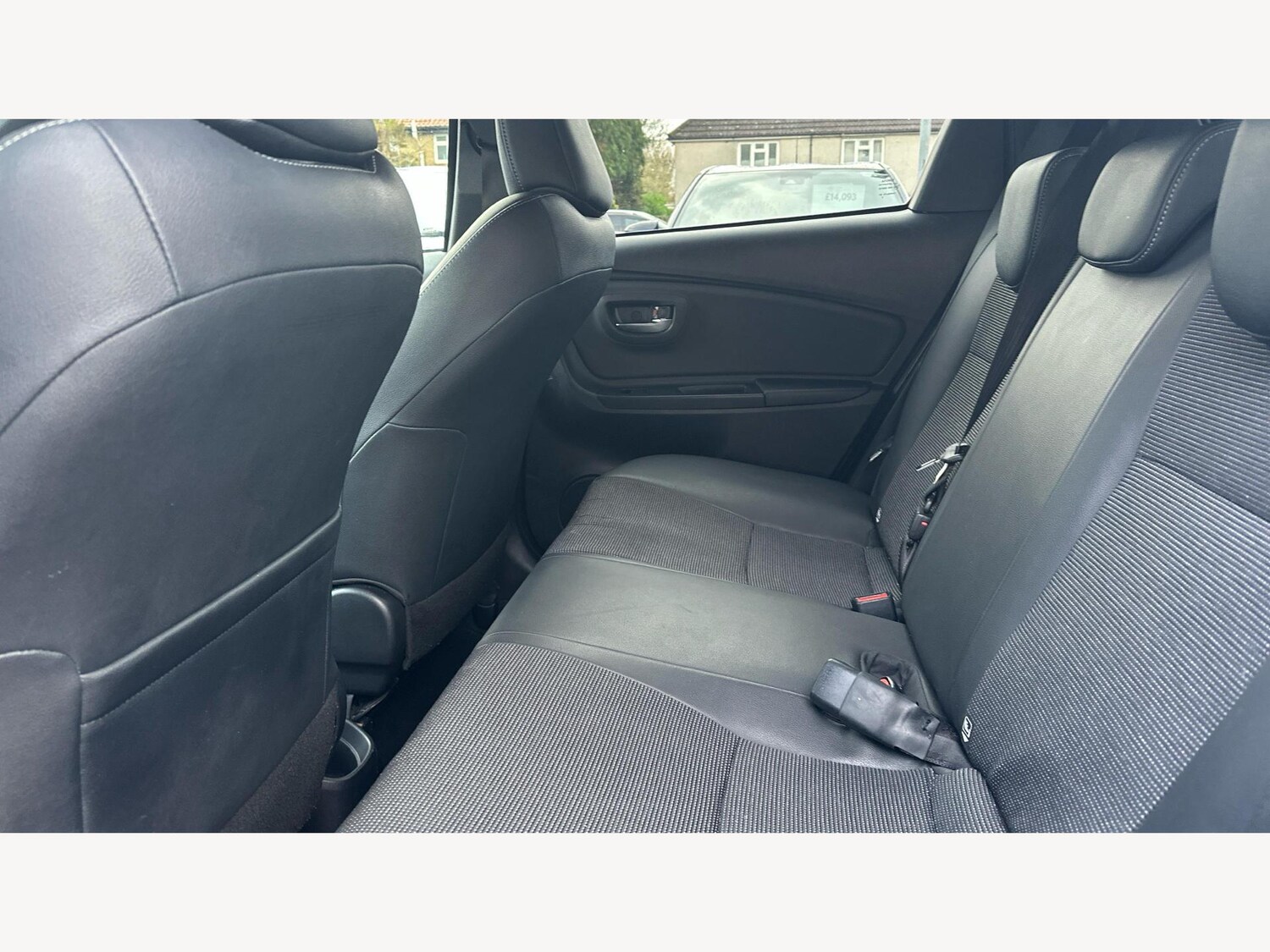 Used Toyota Yaris for sale - 77351951: Photo 15