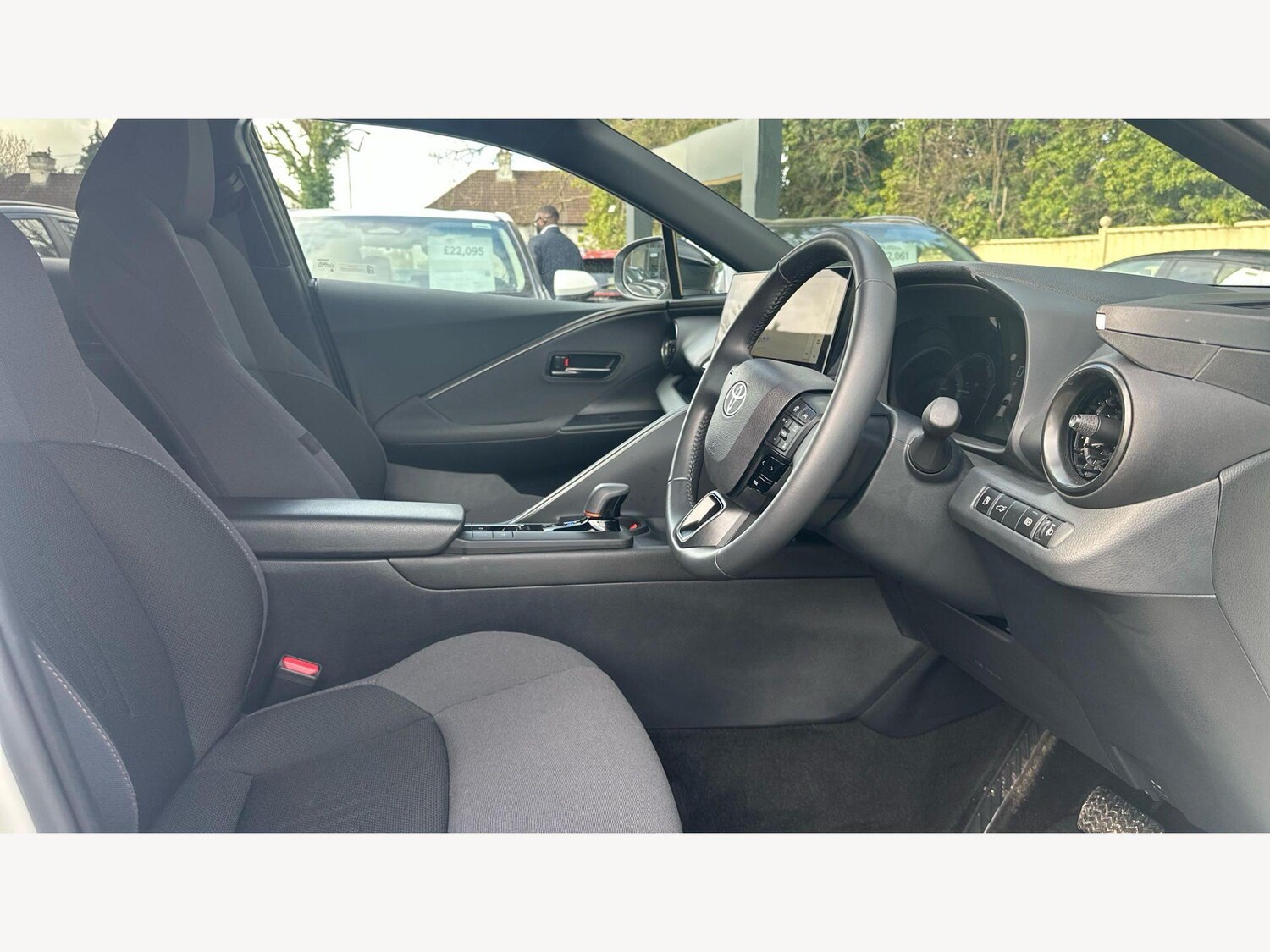 Used Toyota C-HR 2024 for sale - 77838480: Photo 13