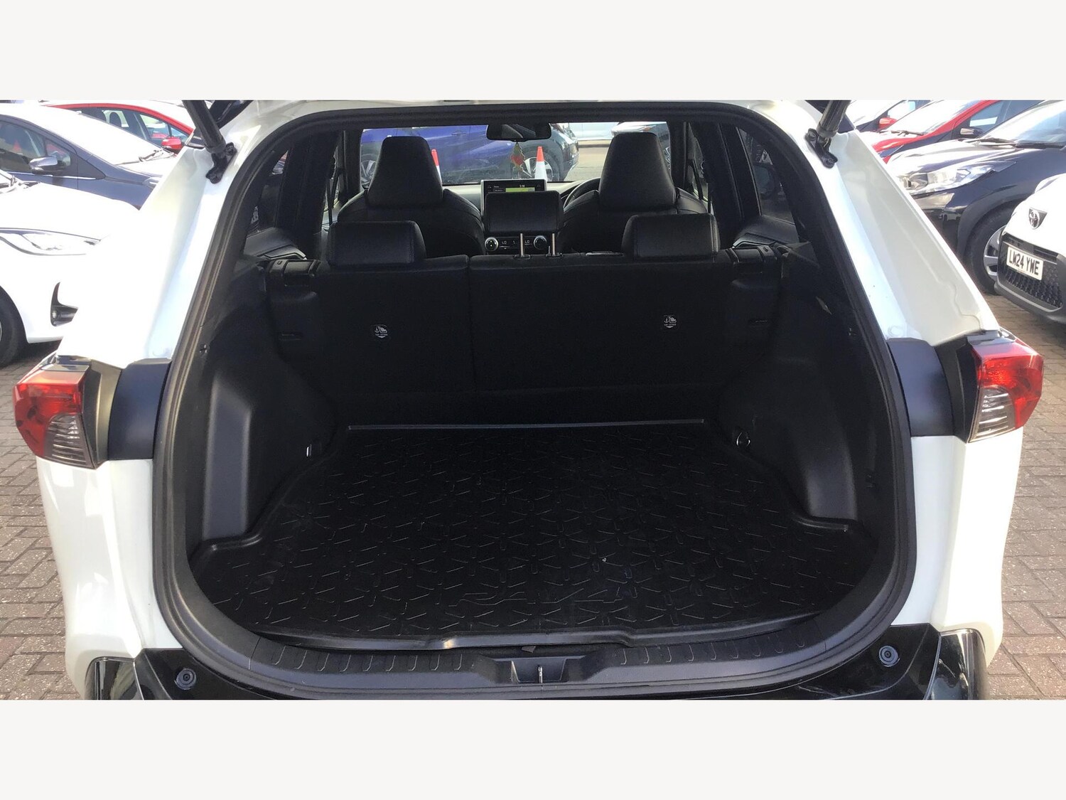 Used Toyota RAV4 2021 for sale - 75678540: Photo 16