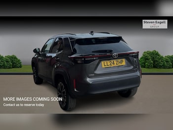 Used Toyota Yaris Cross 2024 for sale - 77882880: Photo