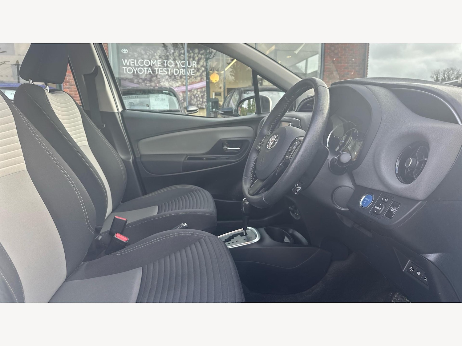 Used Toyota Yaris 2018 for sale - 77537209: Photo 13