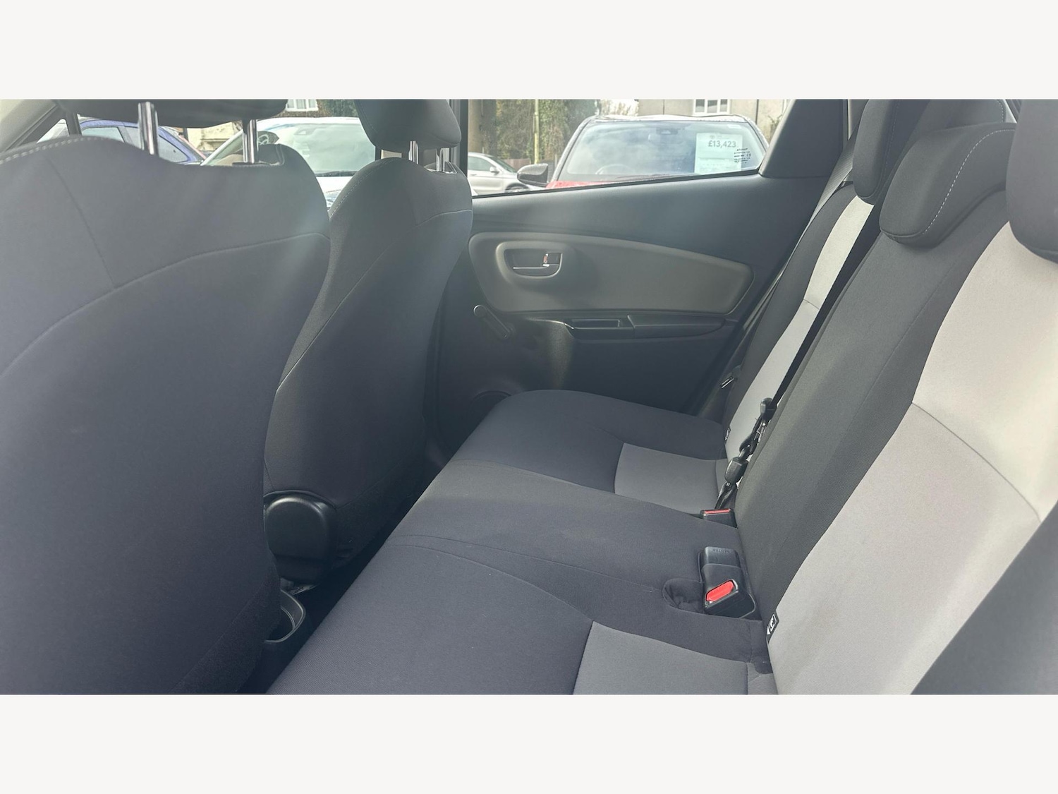 Used Toyota Yaris 2018 for sale - 77537209: Photo 15