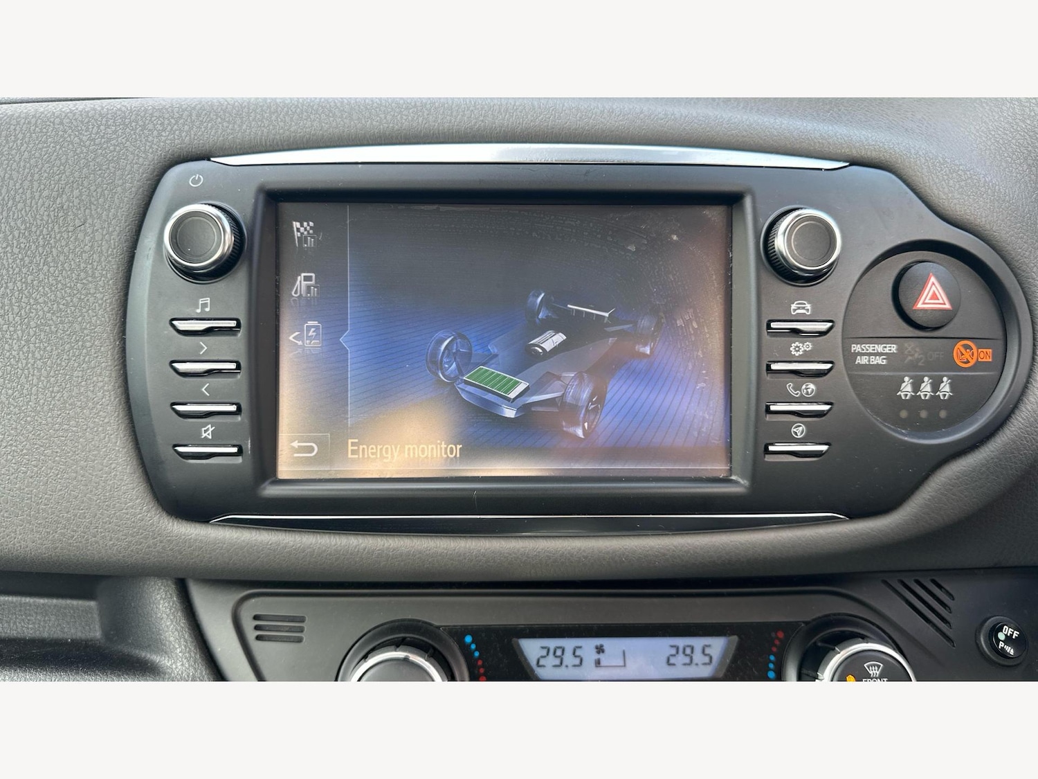 Used Toyota Yaris 2018 for sale - 77537209: Photo 23