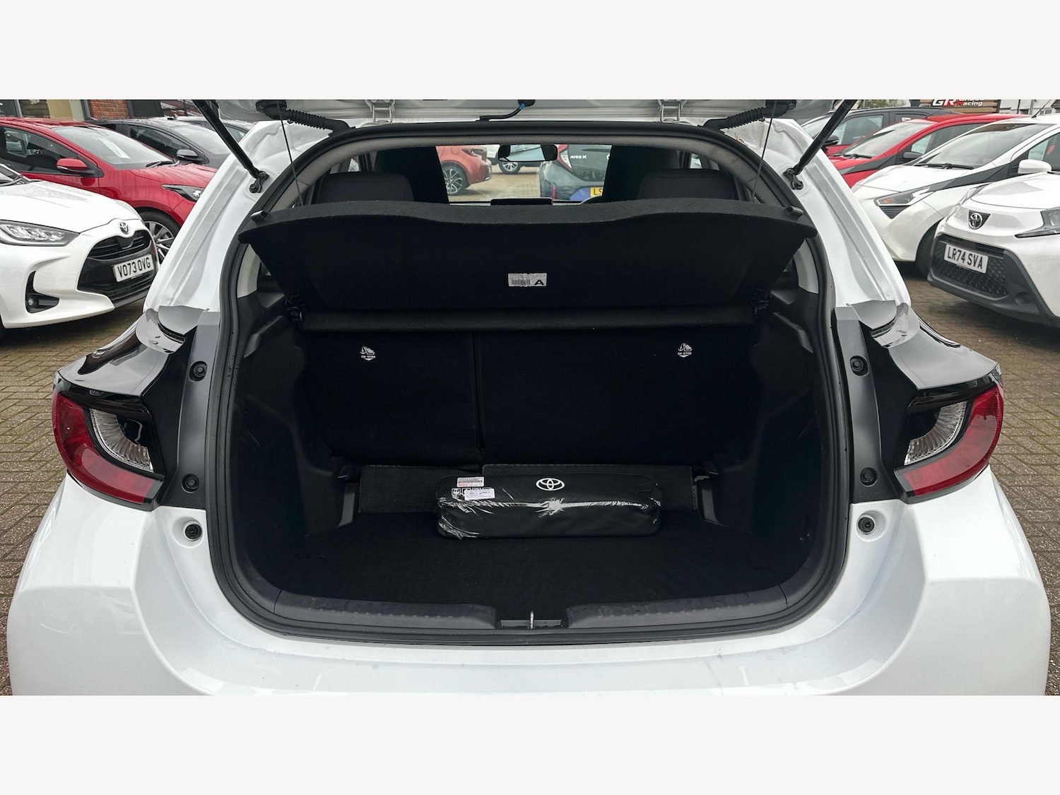 Used Toyota Yaris 2024 for sale - 76765971: Photo 16