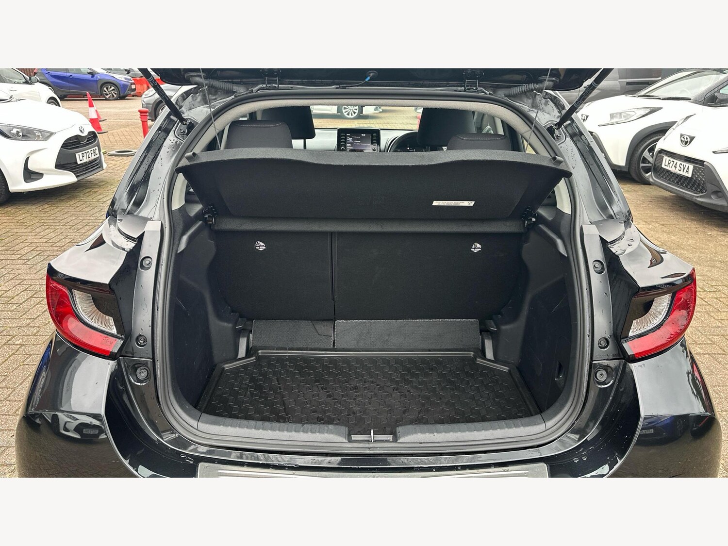 Used Toyota Yaris 2022 for sale - 77411676: Photo 16