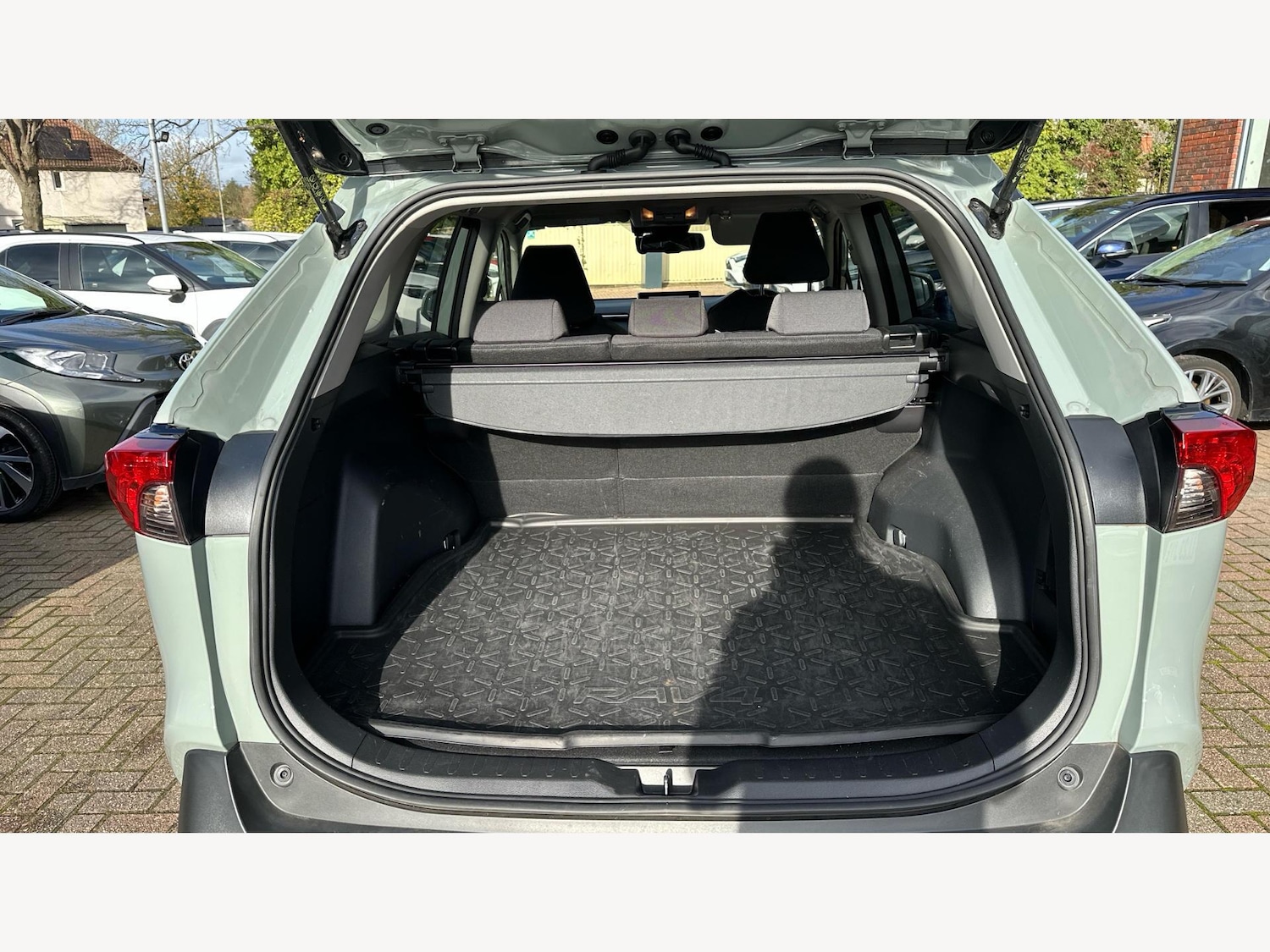 Used Toyota RAV4 2021 for sale - 76584832: Photo 16